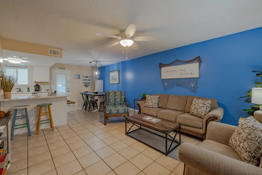 Relax Inn- 5 minute walk to beach•2 bedroom - Image 1