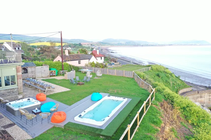Beachfront-Sleeps 22 (+) hot tub-swim spa - Bar - Image 1
