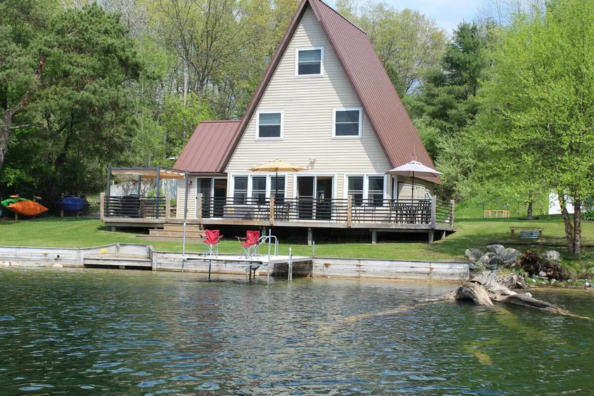 Greenville Lakefront Home - Image 1