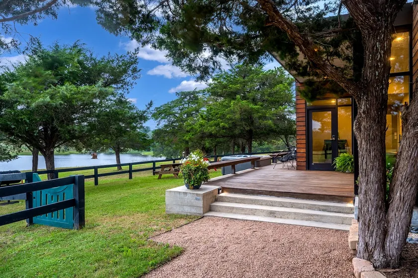Mustang Creek Hideaway | Hot Tub | Fire Pit | Outdoor Shower - Image 1