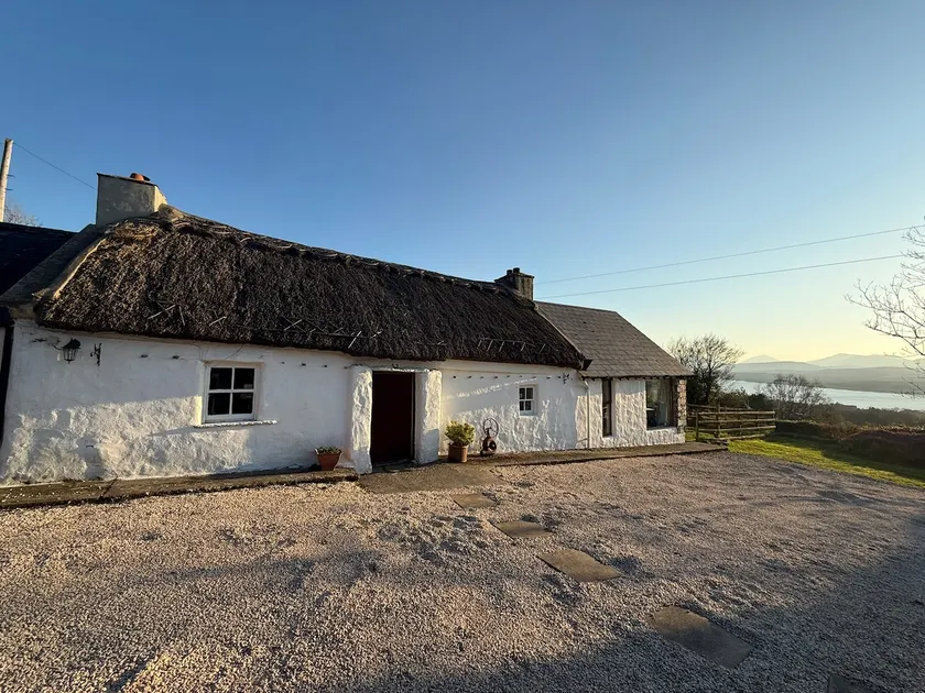 Private Thatched Cottage - with views - Image 1