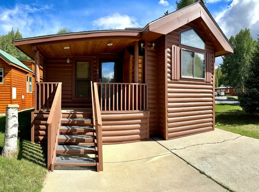Cozy Getaway in Mtns: Breck, Hot tubs, Pool, Relax - Image 1