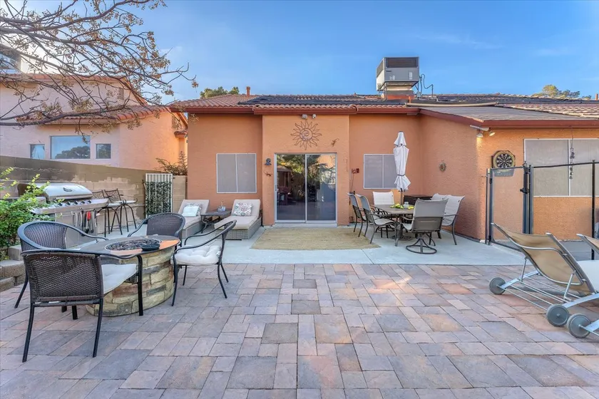 Beautiful 1 story - Pool/patio/BBQ - Image 1