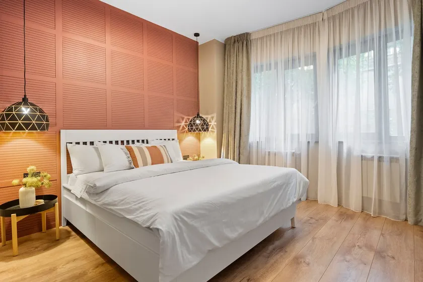 Tova Pearl Ultracentral | Romana Square - Image 1