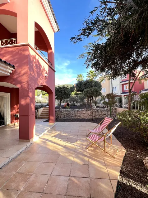 Bajo Amelia Altaona Golf Garden - Image 1