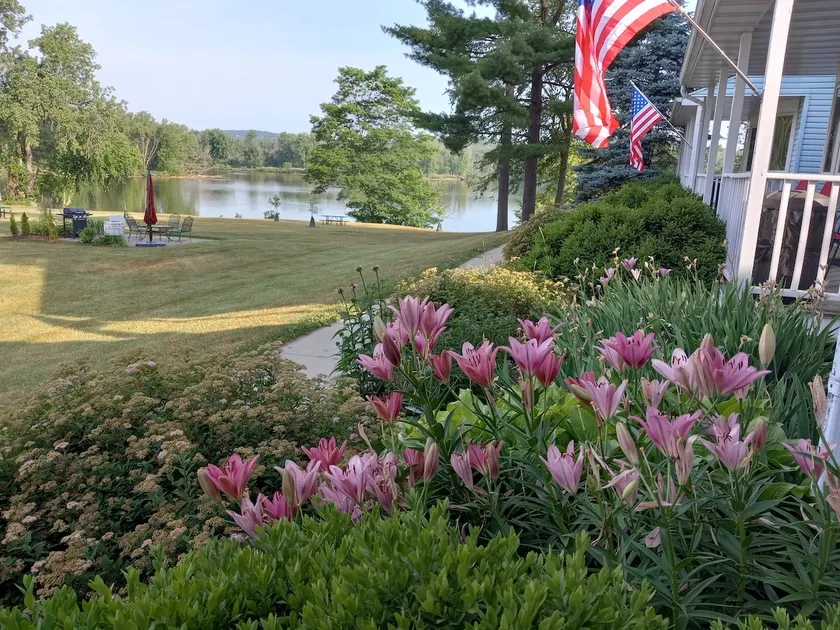 Badger's Digs- Special Spring Pricing! - Image 1