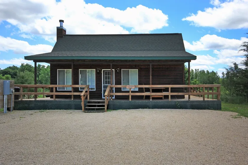 Cozy Lakeview Chalet - Image 1