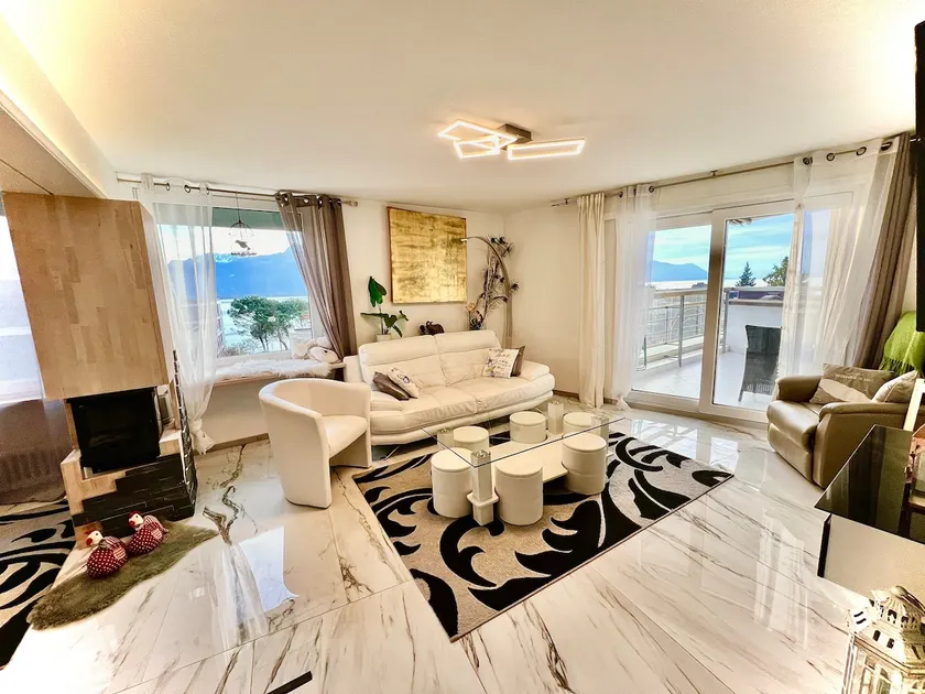 4.5 Family, Beautiful view, cozy, modern, center - Image 1