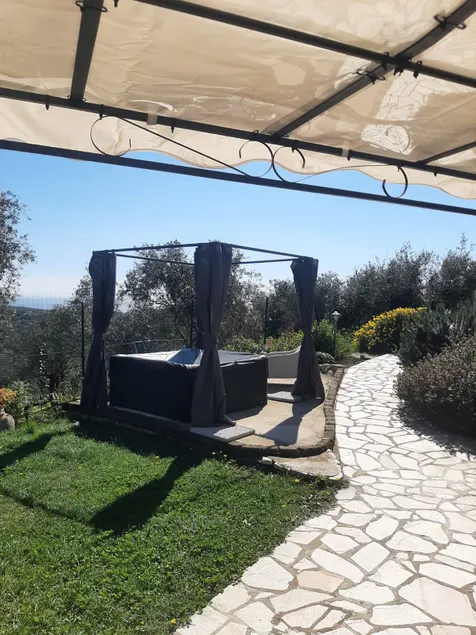 Loft among the olive trees - Image 1