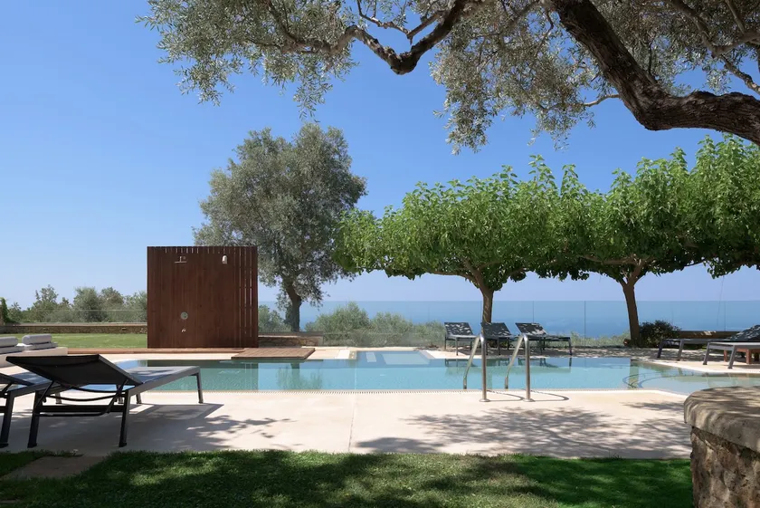 TheTree Villa, with Heated Pool & Spa Whirlpool, By ThinkVilla - Image 1