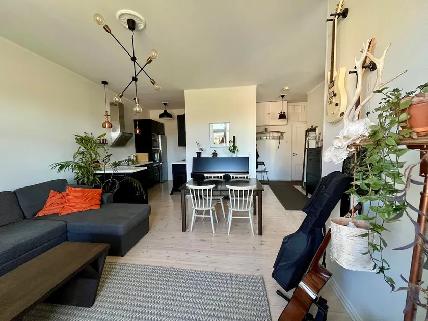 Spacious home: Tempur, park view and washing machine - Image 1