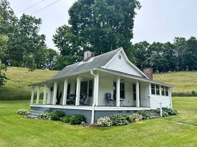 Tranquil cozy farm cottage - Image 1
