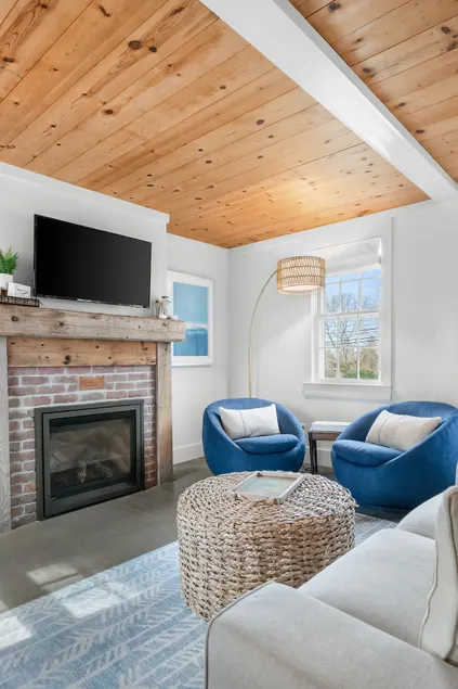 HGTV Featured Cape Cottage Minutes to Beaches - Image 1