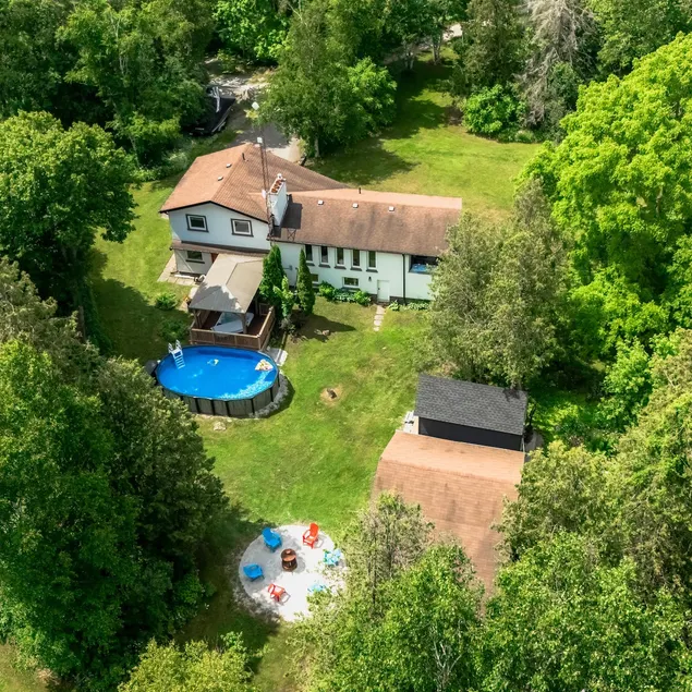 La Datcha 20 Acres Private Spa, with Pool, Jacuzzi & Wood Burning Sauna - Image 1