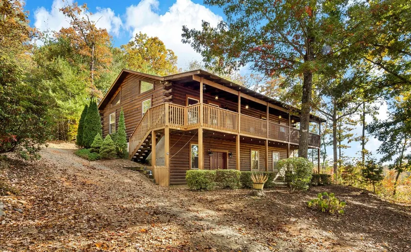 Log Cabin Near Lake Lure, Tryon, and Asheville! - Image 1