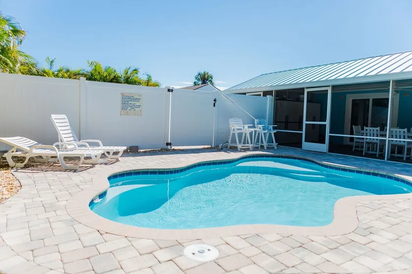 Blue Wave Cottage - Image 1