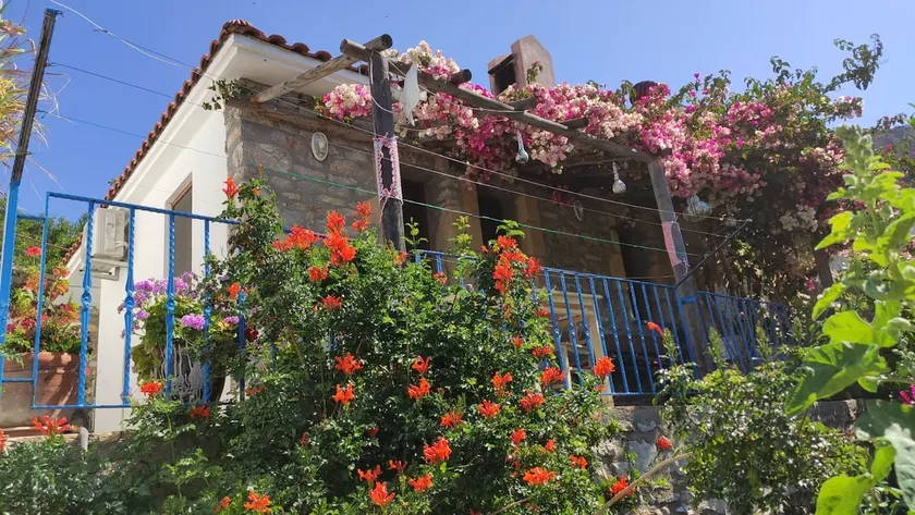 Detached House with View and Garden in Mesudiye, Datça - Image 1
