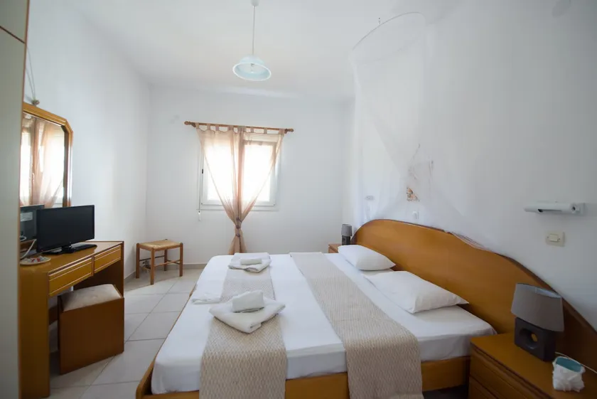 S&C Kosmos Apartment 1 bedroom with side sea view - Image 1