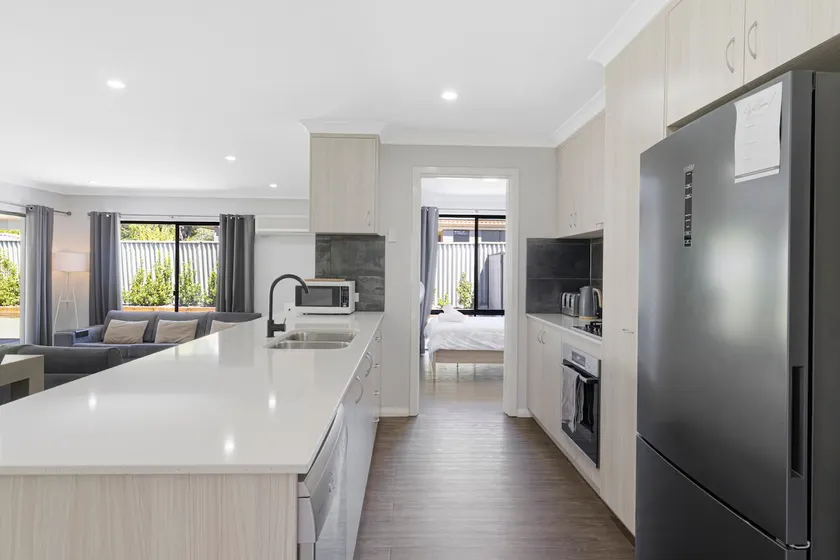 5 Bedroom Home meters from the beach - Image 1