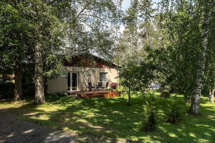 Vallaku Guesthouse - Image 1