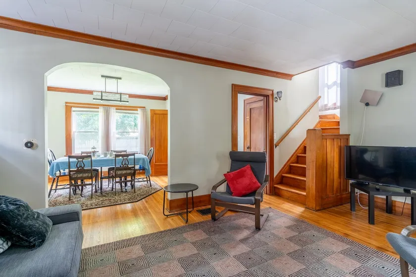 Craftsman Charm and Comfort plus Kiwi Hospitality - Image 1