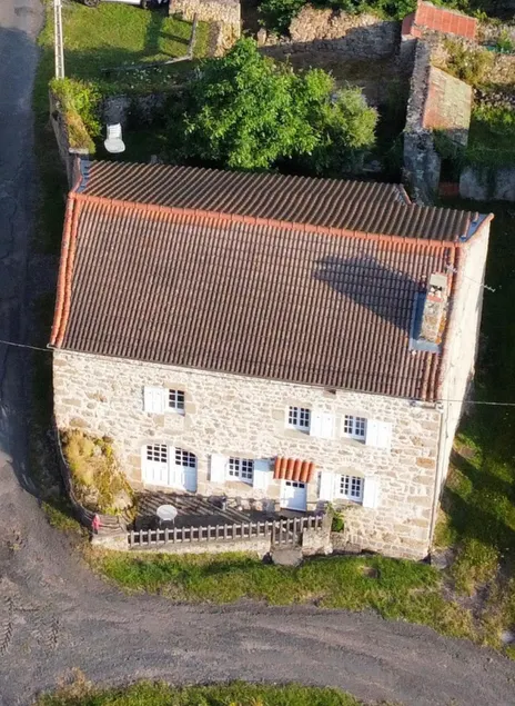 A rejuvenating and relaxing country house - Image 1