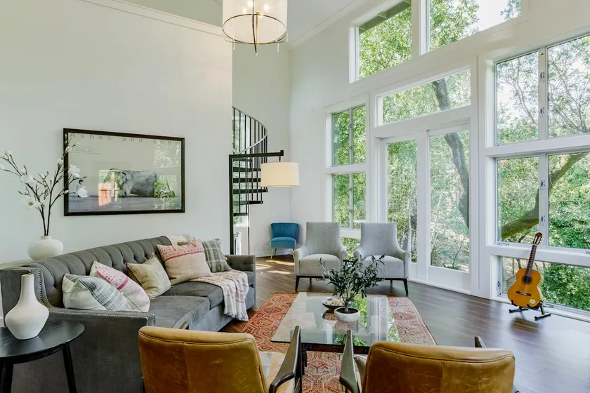 The Musician’s Cottage! Soaring ceilings, gardens! - Image 1