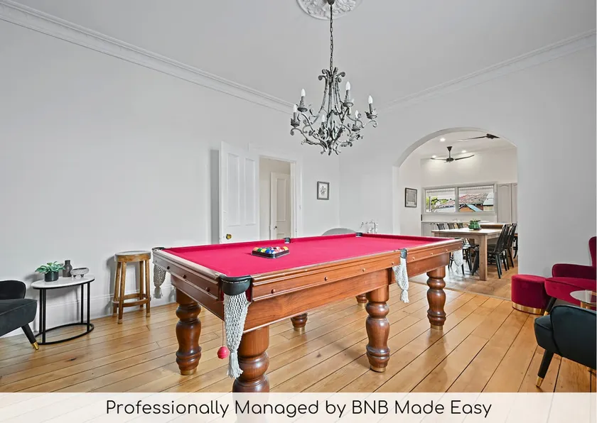 Dunkley House - Large CBD Heritage Home, Sleeps 10 - Image 1