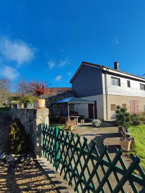 House between Forest and Countryside - Image 1