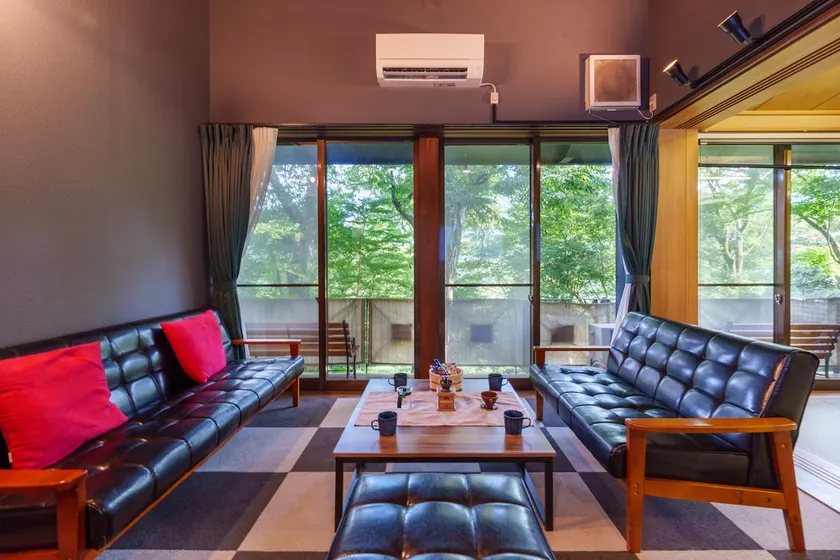 [Hakone Miyagino 4] Excitement for both children and adults! Secret-base-style villa / Chance to meet squirrels / 24-hour access to hot springs - Image 1