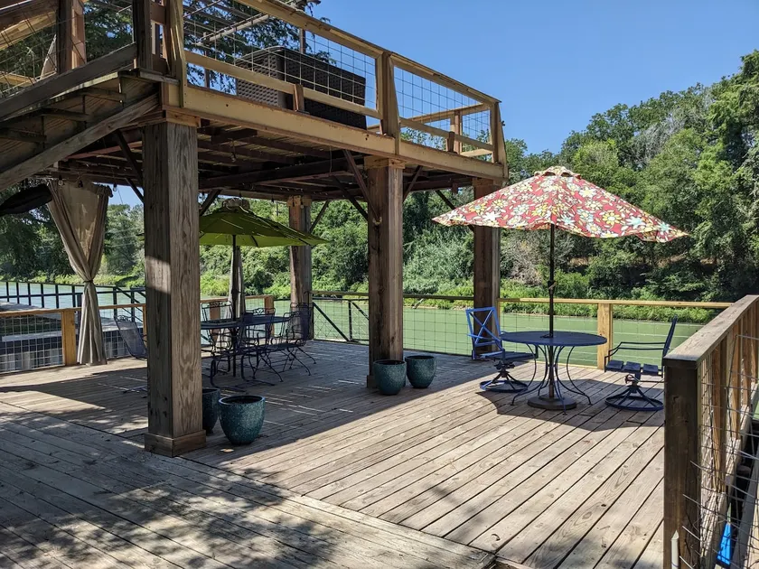 Tiny Little Glamper - Waterfront retreat - Image 1
