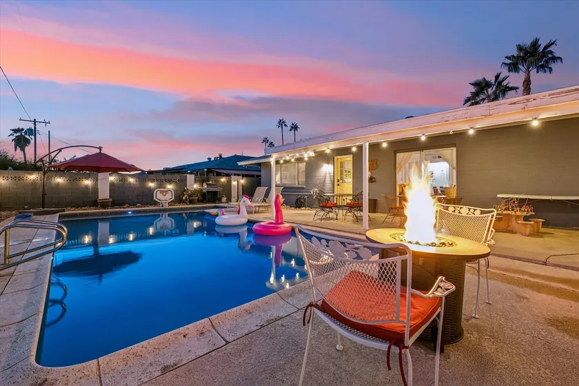 6BR Oasis | Hot Tub, Arcade & Sleeps 20+ - Image 1