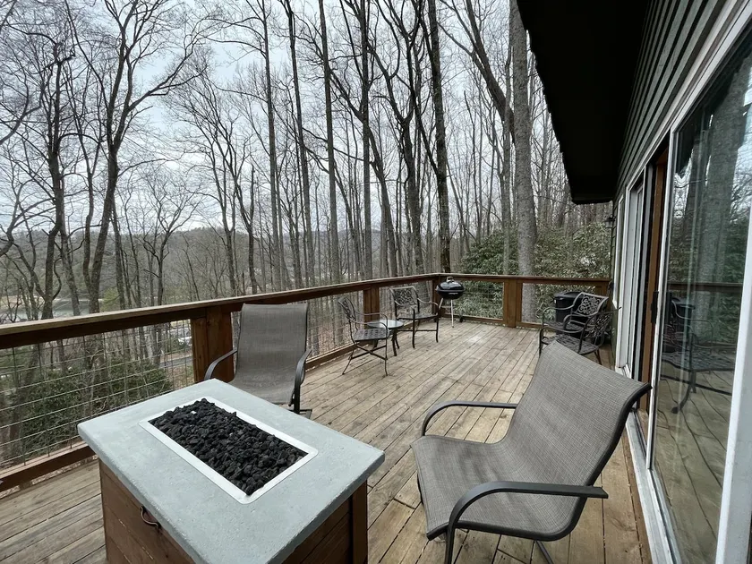 Treetop Cabin w/ firepit + Mountain Stream - Image 1