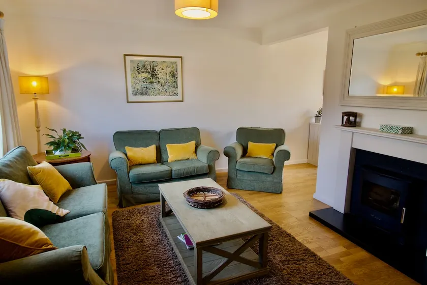 Smart and Comfortable Cambridge House - Image 1