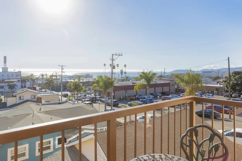 Pismo Beach Gem! - Image 1