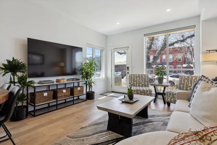 Luxury Modern 2 Bed Townhome - Image 1