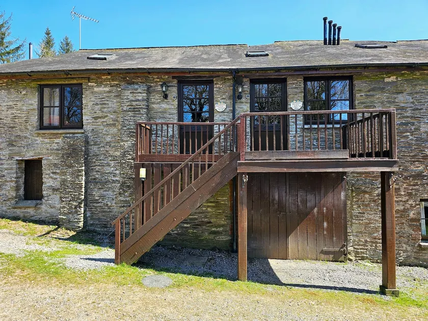 Converted 18 Century Woolchamber with great views - Image 1