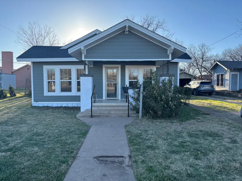 The Coleman Cottage on Main - Image 1