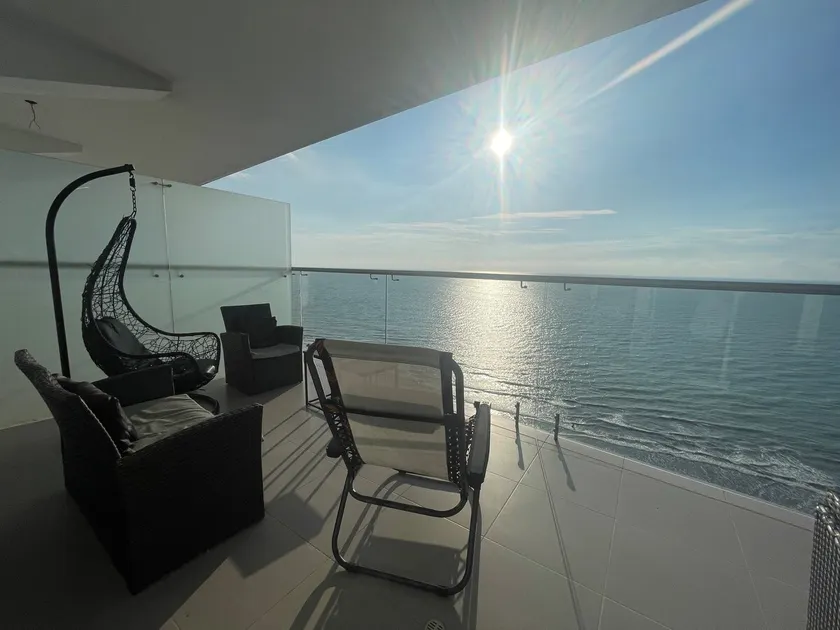 Spectacular Oceanfront Suite - 15th Floor Tonsupa - Image 1