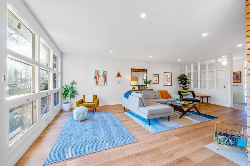 Balmville Mid-Century Gem & Work From Home Retreat - Image 1