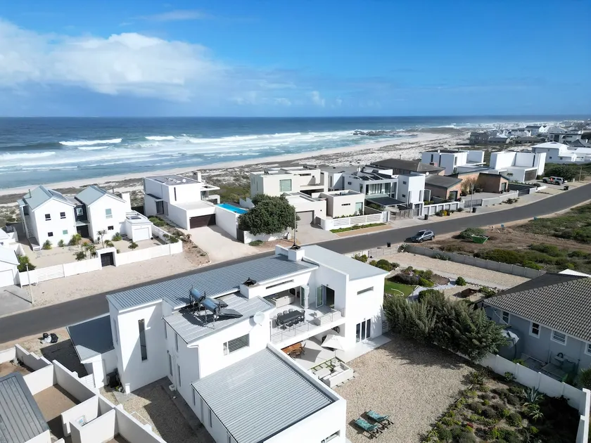 189 Beach House - Image 1
