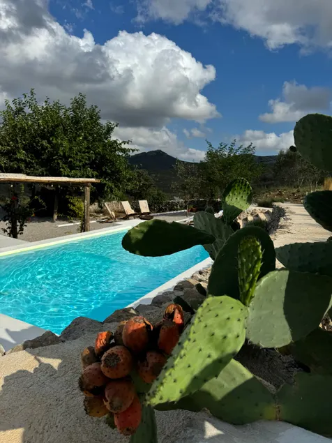 Masía La Costereta · Private pool · 6 bedrooms · Sleeps 12 - Image 1