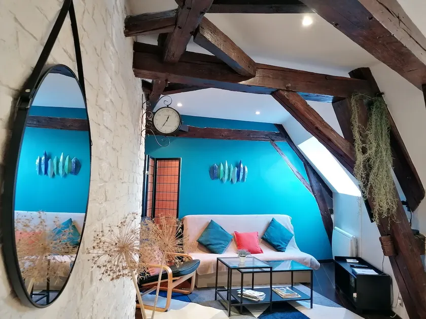 Atypical apartment in the heart of the city - Image 1