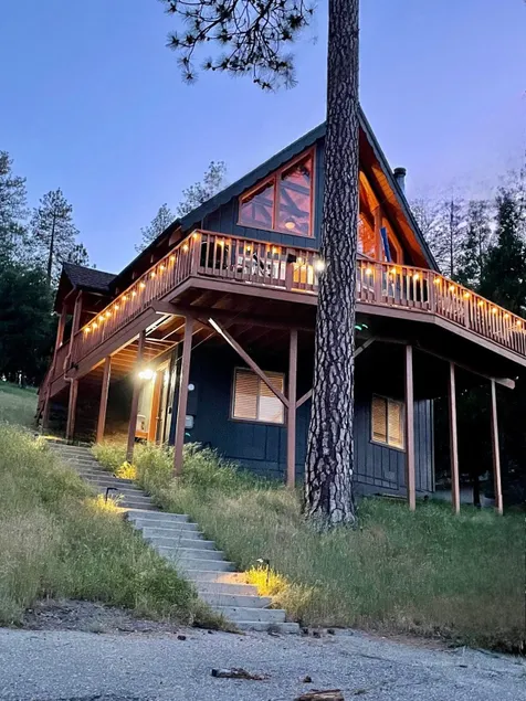 Serenity View, Peaceful & Cheerful 3BD Cabin - Image 1