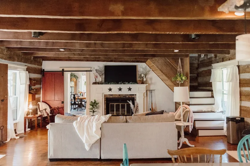 Historic Shabby Cabin W/ Modern Comfort Sleeps 11! - Image 1