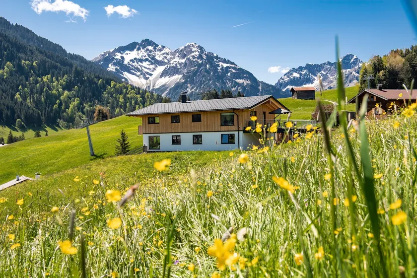 Panoramic apartment with beautiful mountain views - Image 1