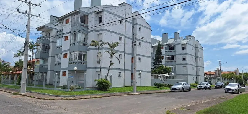 43 m2 apartment in a condominium in the heart of Capão Novo - Image 1