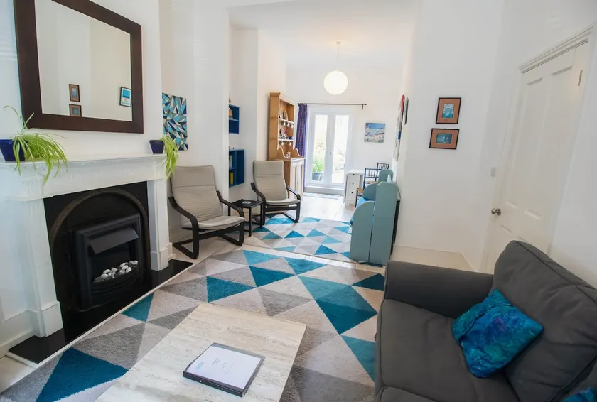 Blachington Cottage, Stunning and Central By Air Premier - Image 1