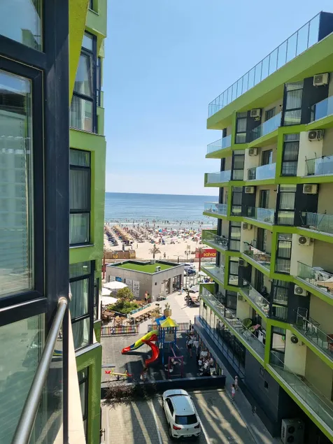 Crystal Bay - Pool & Spa Beach Resort - Image 1