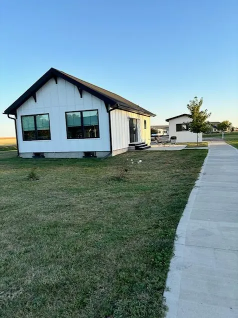 Lakeview House - Image 1